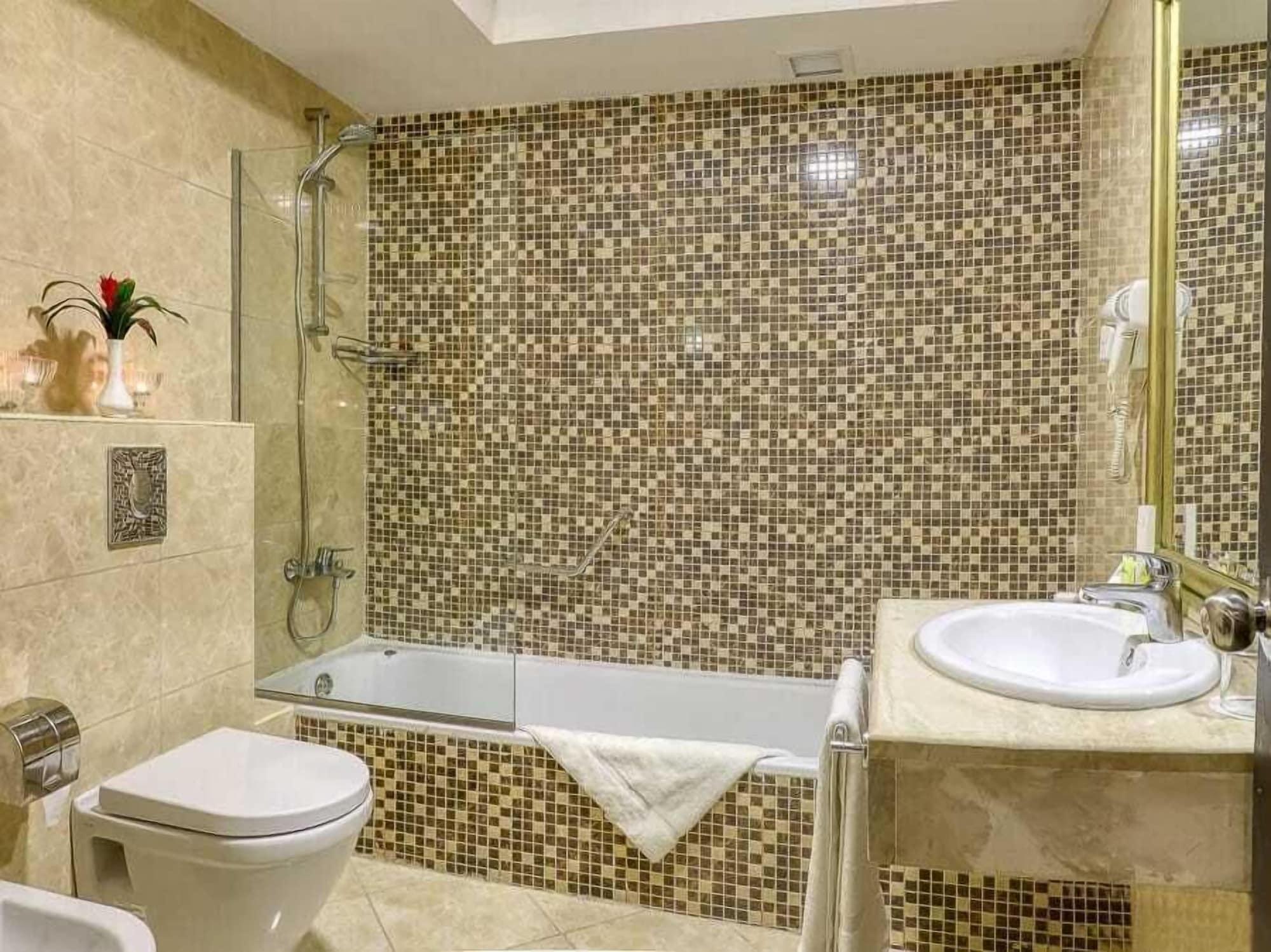 Carnival Hotel Amman Bagian luar foto