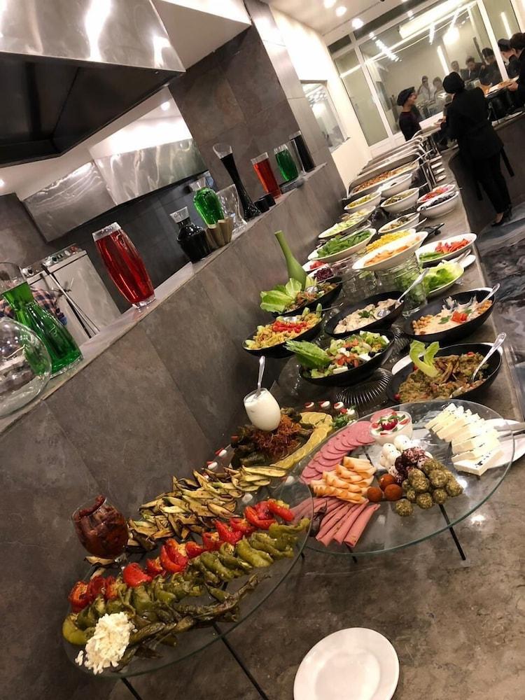 Carnival Hotel Amman Bagian luar foto