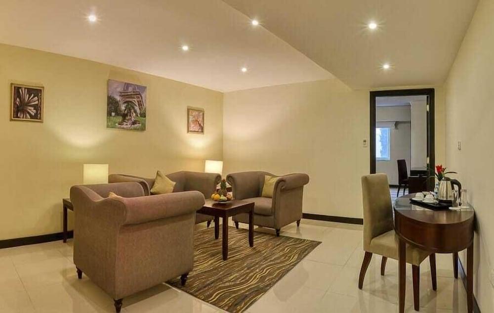 Carnival Hotel Amman Bagian luar foto