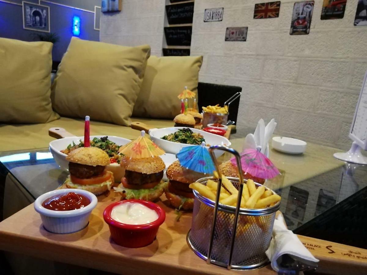 Carnival Hotel Amman Bagian luar foto