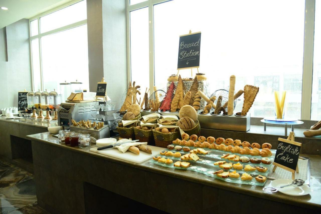 Carnival Hotel Amman Bagian luar foto